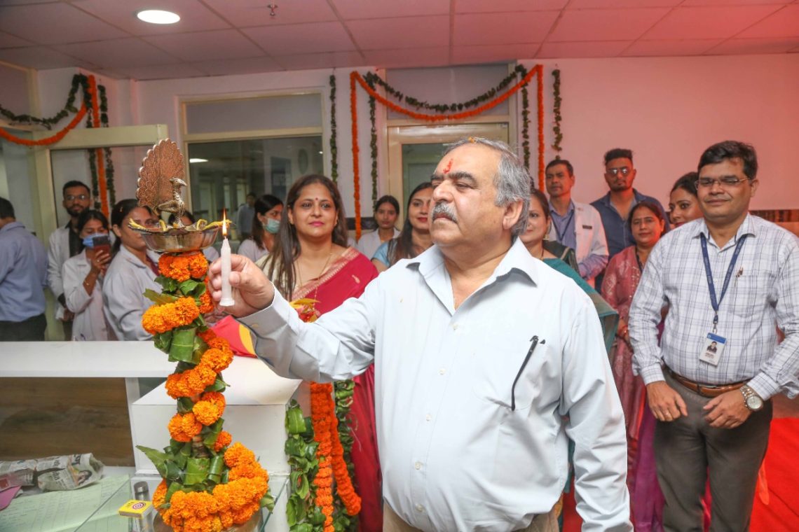 अत्याधुनिक सुविधाओं से युक्त श्री महंत इंदिरेश अस्पताल का फिजियोथैरेपी विभाग जनसेवा में समर्पित