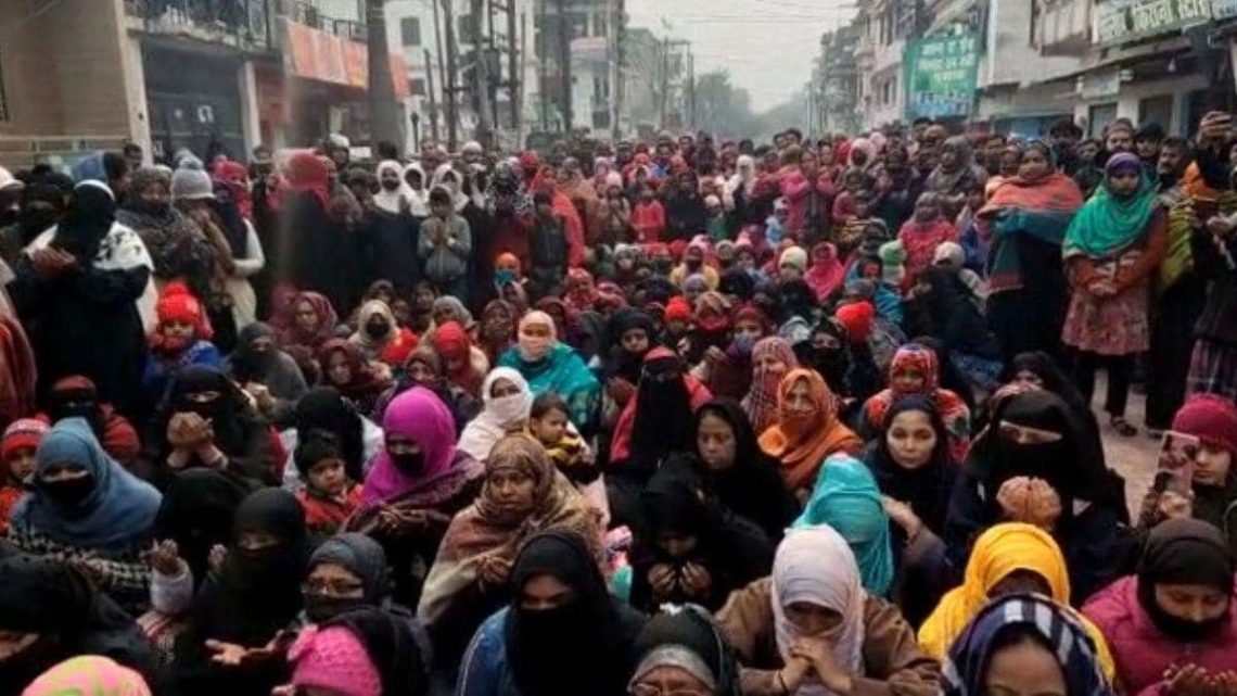 ब्रेकिंग : हल्द्वानी रेलवे जमीन अतिक्रमण पर नहीं चलेगा बुलडोजर,सुप्रीम कोर्ट का स्टे