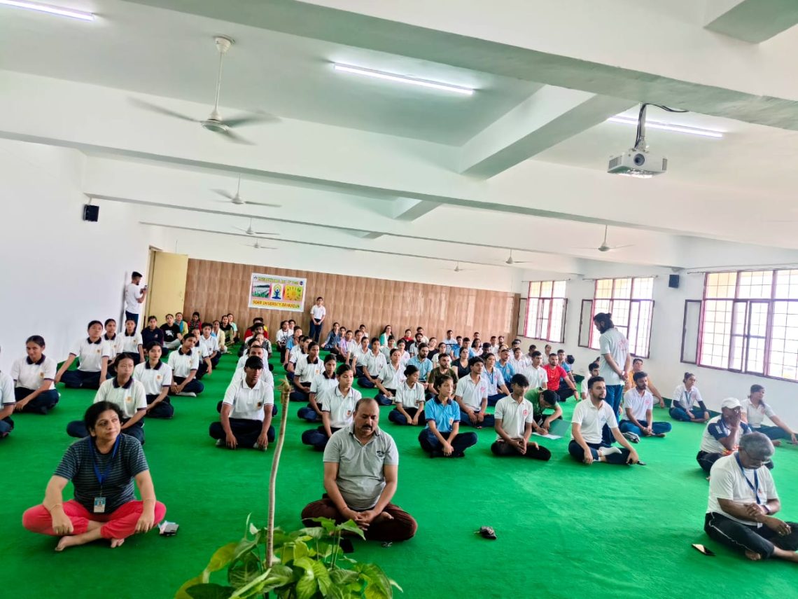 गुड न्यूज: श्री गुरु राम राय विश्वविद्यालय में अंतर्राष्ट्रीय योग दिवस का धूमधाम से हुआ आयोजन