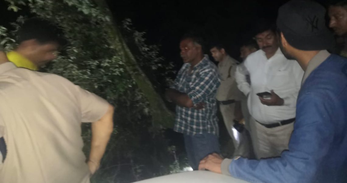 दुःखद : खराब सड़क ने ली चार लोगों की जान, गुमखाल-सारी मोटरमार्ग पर खाई में गिरी कार