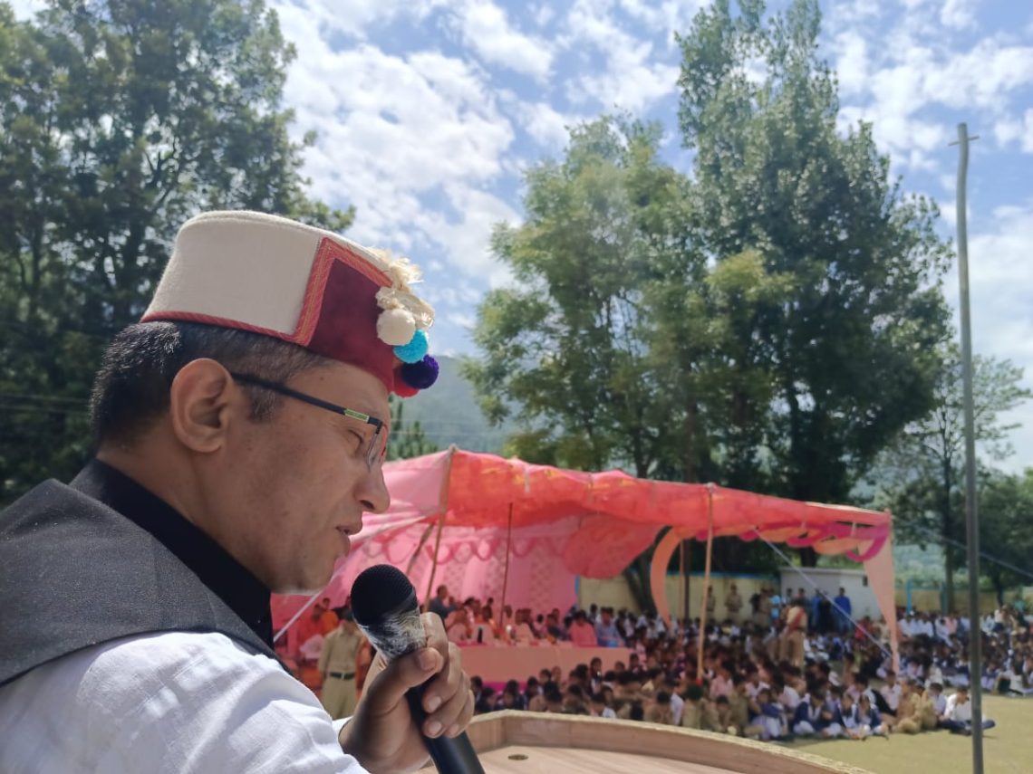 विधायक दुर्गेश्वर लाल ने अनोखे अंदाज में  मनाया जन्मदिन