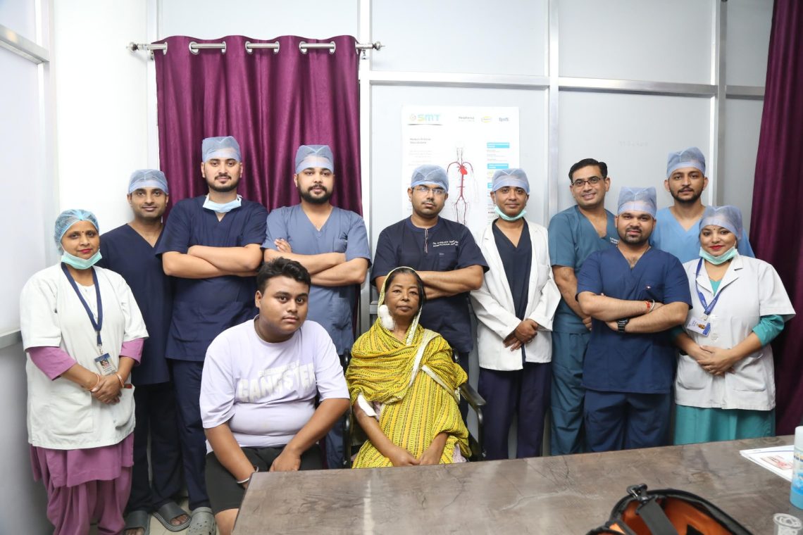 विश्वस्तरीय अल्ट्रा-मार्डन तकनीक “पिनम्बरा लाईटीनिंग” से श्री महंत इन्दिरेश अस्पताल में मरीज़ का सफल प्रोसीजर