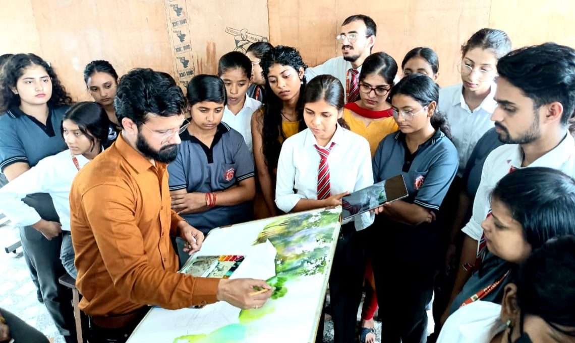 देवभूमि उत्तराखंड यूनिवर्सिटी के फाइन आर्ट्स विभाग में कार्यशाला आयोजित