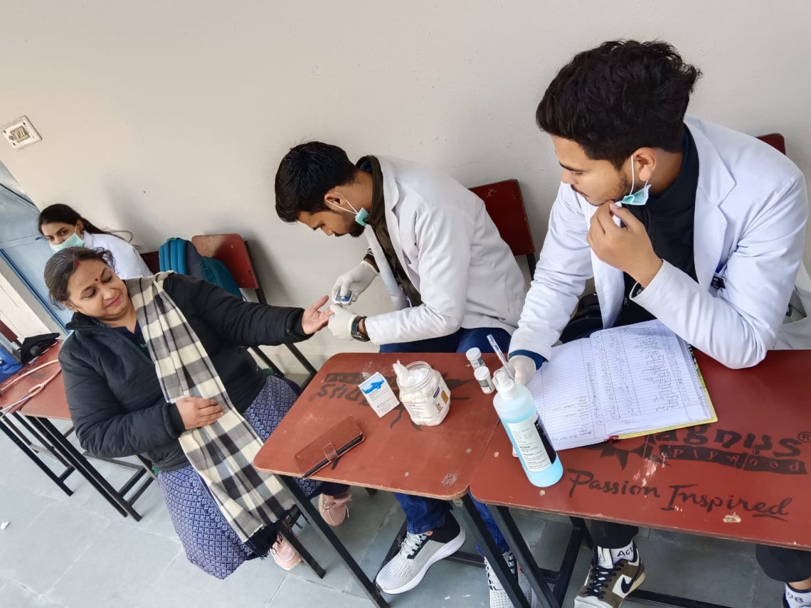 पूर्व छात्र सम्मेलन में जुटे 100 छात्र छात्राएं, बोले आज जो हैं श्री गुरु राम राय विश्वविद्यालय की शिक्षा के ही कारण है