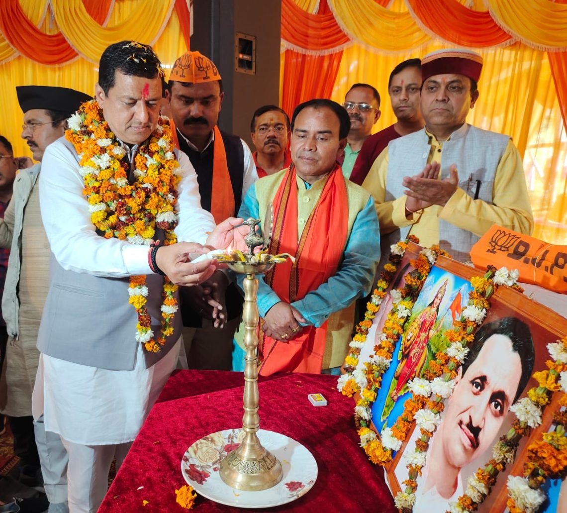 डा० धन सिंह के साथ मिलकर श्रीनगर के विकास कार्यों को आगे बढाने का करूंगा कार्य – अनिल बलूनी