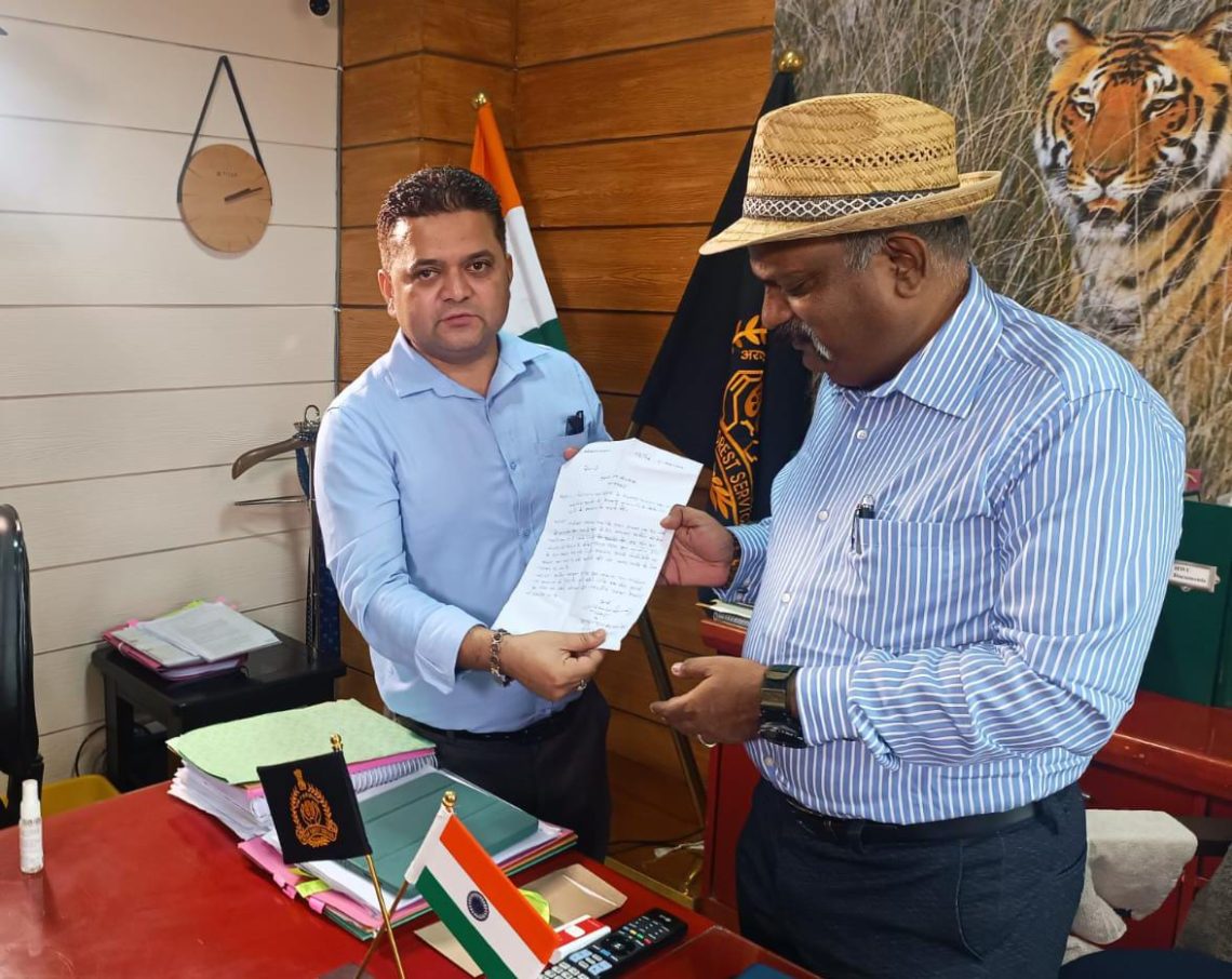 रुद्रनाथ आस्था पथ से हटाए गए स्थानीय युवाओं के टेंट और दुकानों के स्थाई समाधान के लिए आगे आए पत्रकार नवल खाली।