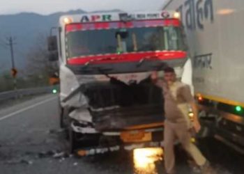 हादसा : ट्रोला और सूमो कार की आमने सामने टक्कर। 11 घायल ..