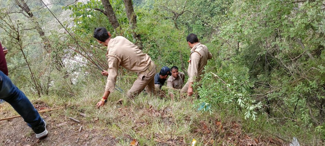 हादसा : गहरी खाई में गिरी बाइक। दो लोगो की मौके पर मौत…