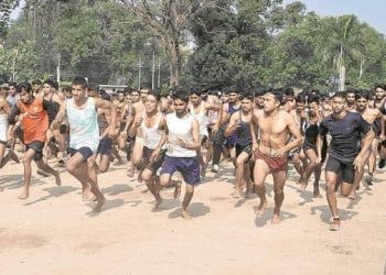 दरोगा भर्ती परीक्षा: भीषण गर्मी में दौड़ना संभव नहीं!