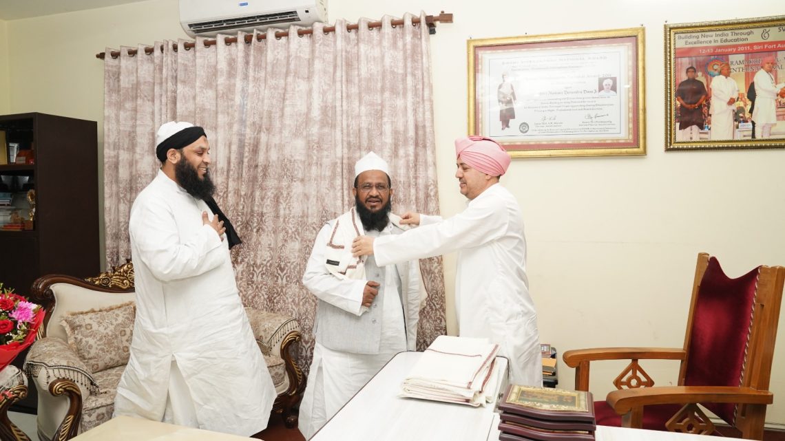 दारुल उलूम वक्फ बोर्ड देवबंद के प्रतिनिधिमण्डल ने श्रीमहंत देवेन्द्र दास जी महाराज से की भेंट
