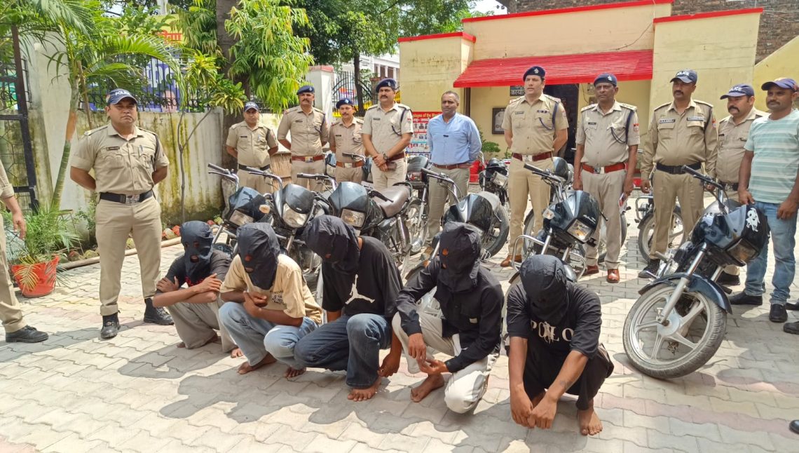 बड़ी खबर : पाँच अंतरराज्यीय चोर गिरफ़्तार।  