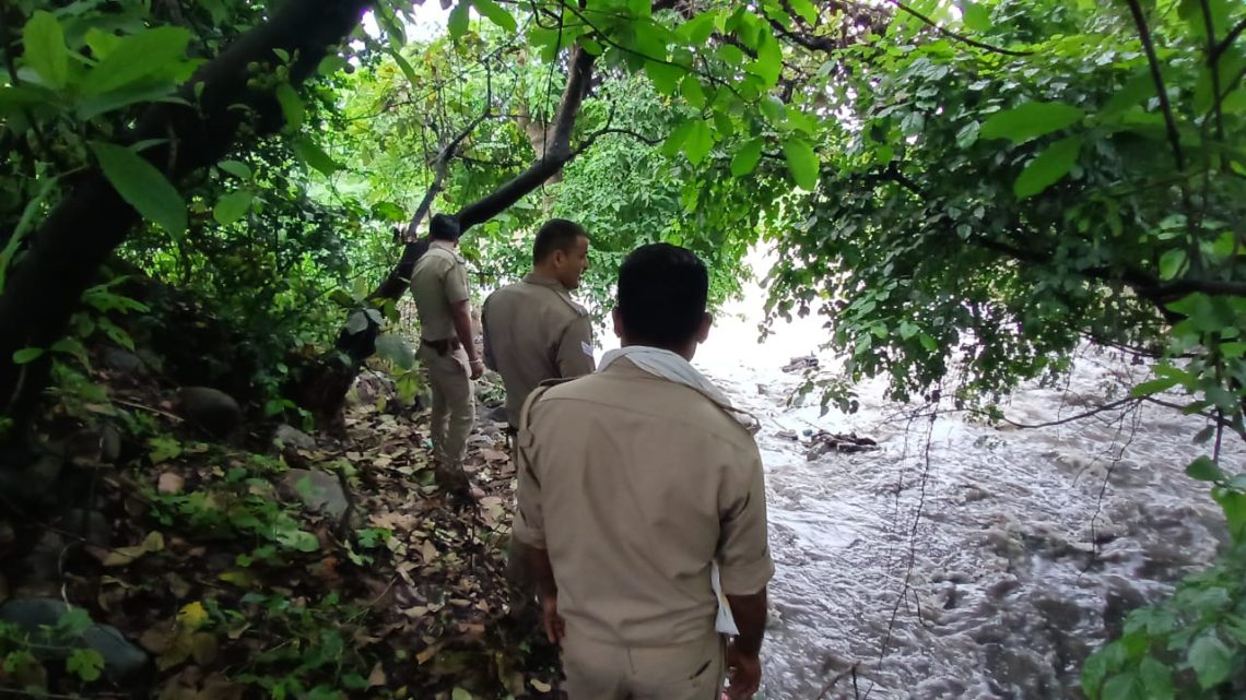 अपराध : बैग में महिला का शव मिलने से मचा हड़कंप।