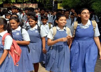 अजब-गजब : शादीशुदा छात्रा को स्कूल में बैठने से रोका। कहा ‘माहौल होगा खराब’