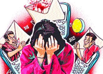 अपराध : मौलवी का ‘गंदा’ काम, लड़कियों से छेड़छाड़, अकेले में दिखाता था अश्लील वीडियो