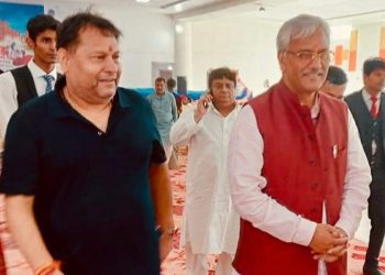 बड़ा खुलासा : गुप्ता बंधुओं के साथ त्रिवेंद्र रावत की ताजा फोटो वायरल। क्या है कनेक्शन !