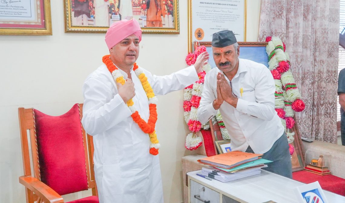 बिग न्यूज: उत्तराखण्ड राज्य आन्दोलनकारी मंच के  जिलाध्यक्ष ने श्री दरबार साहिब में टेका माथा