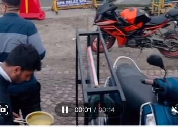 वीडियो: मसूरी में थूक डाल कर पिला रहे थे पर्यटकों को चाय। दो पर मुकदमा..