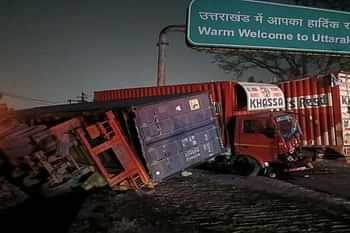 हादसा : यहां आपस में टकरा कर पलटी 6 गाड़िया। एक की मौत, दो सेल्स टैक्स अधिकारी भी घायल