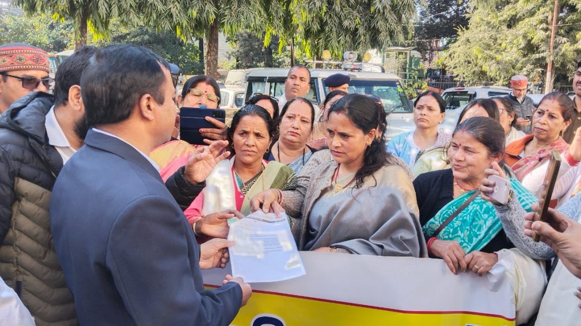 बड़ी खबर : नगर निगम की अव्यवस्थाओं से परेशान लोग। रीजनल पार्टी ने किया प्रदर्शन ..