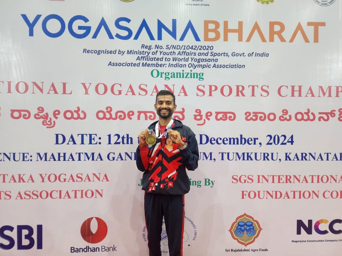 गुड न्यूज : एसजीआरआरयू के योग छात्र सुमीर ज्ञवाली ने राष्ट्रीय स्तर पर जीता स्वर्ण पदक