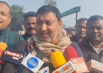 सूर्य उपासना और तिल खिचड़ी दान कर मनाई मकर संक्रांति।