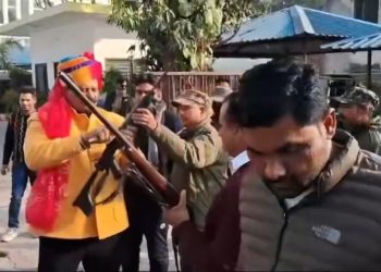 ब्रेकिंग : पूर्व विधायक चैंपियन ने की विधायक उमेश के कार्यालय पर ताबड़तोड़ फायरिंग। वीडियो वायरल