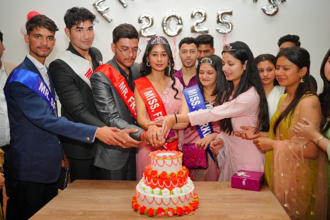 गुड न्यूज: एसजीआरआरयू में सीनियर्स ने किया जूनियर्स का जोरदार स्वागत