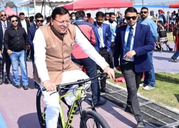 बड़ी खबर : सीएम ने साइकिल से दिया सेहत  का संदेश
