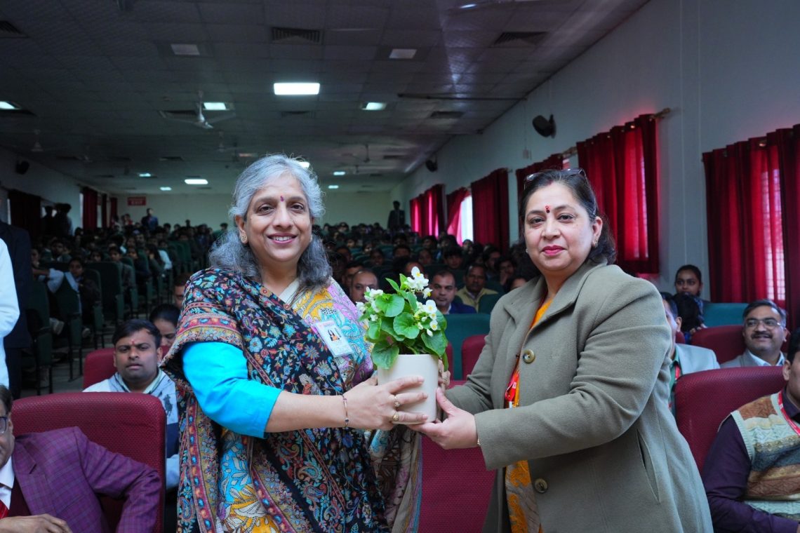 एसजीआरआरयू में फार्मा उद्यमिता एवं स्टार्टअप्स पर विशेषज्ञों ने दी नई राह