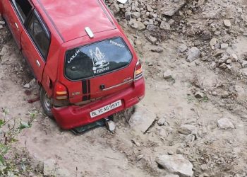 हादसा: पुरोला-नौगांव मार्ग पर कार दुर्घटनाग्रस्त, चालक गंभीर रूप से घायल