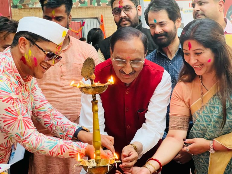 होली के रंगों में सराबोर हुआ सीआईएमएस एंड यूआईएचएमटी ग्रुप ऑफ कॉलेज