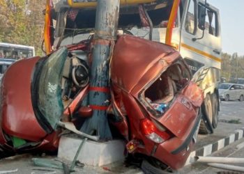 हादसा: लच्छीवाला टोल प्लाजा पर अनियंत्रित ट्रक ने कई वाहनों को मारी टक्कर। दो लोगों की मौत की आशंका