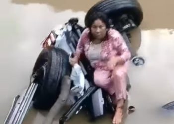 ब्रेकिंग(हादसा): अलकनंदा नदी में गिरी कार, एक महिला रेस्क्यू, चार लापता