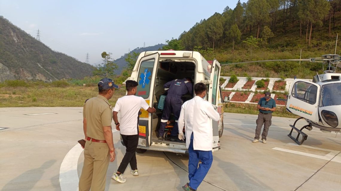 हादसा: अनियंत्रित स्कूली वैन दुर्घटनाग्रस्त,7 छात्र-छात्राएं गंभीर घायल। एयर एंबुलेंस से एम्स ऋषिकेश रेफर