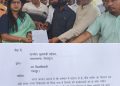 सस्ता गल्ला विक्रेताओं ने एसडीएम के माध्यम से मुख्यमंत्री को सौंपा ज्ञापन।
