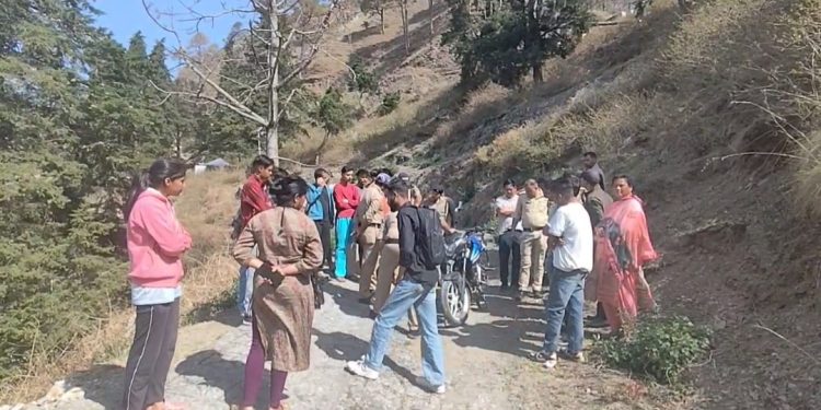 नैनीताल: शिव मंदिर के पास खून से लथपथ मिला युवक का शव। हादसे की आशंका..