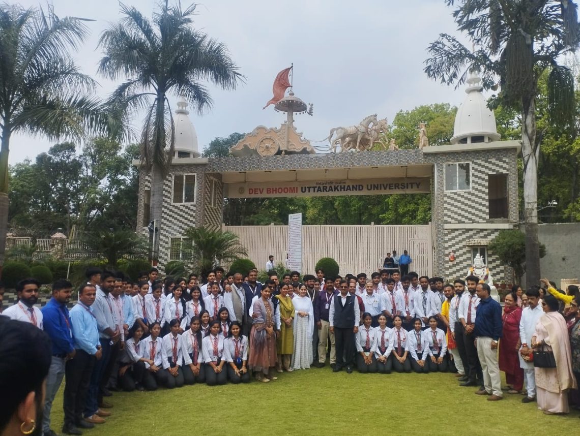 देवभूमि उत्तराखंड विश्वविद्यालय में पूज्य जया किशोरी जी का भव्य स्वागत, छात्रों को दिए जीवन मूल्यों के संदेश
