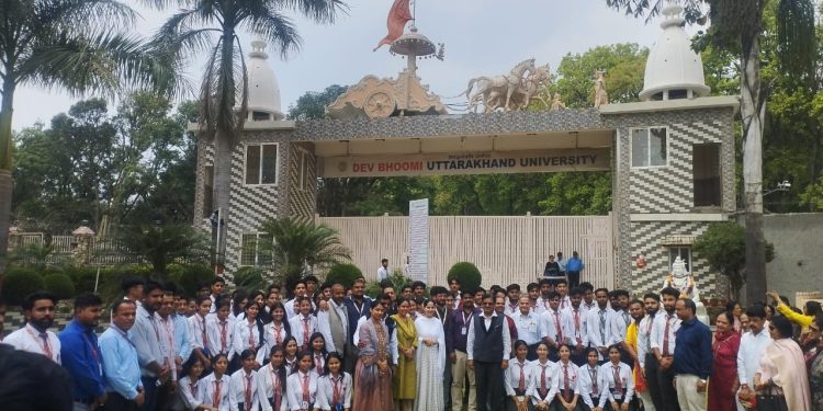 देवभूमि उत्तराखंड विश्वविद्यालय में पूज्य जया किशोरी जी का भव्य स्वागत, छात्रों को दिए जीवन मूल्यों के संदेश