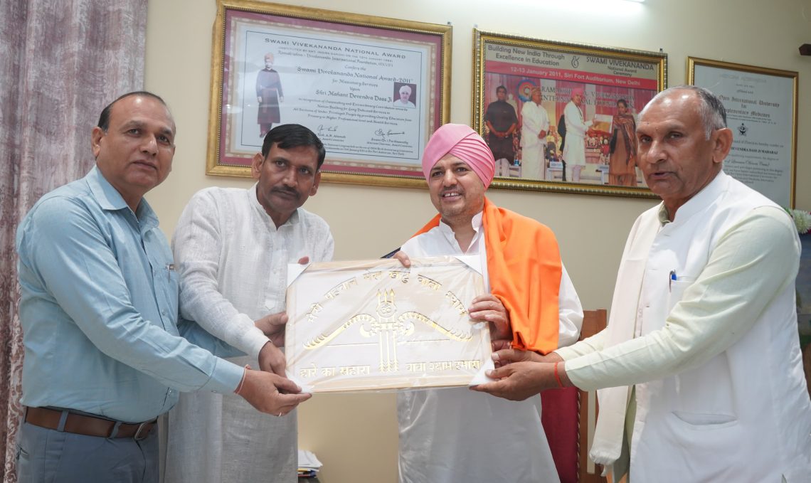 शिष्टाचार भेंट: राज्य गन्ना सलाहकार समिति के उपाध्यक्ष ने टेका श्री दरबार साहिब में मत्था