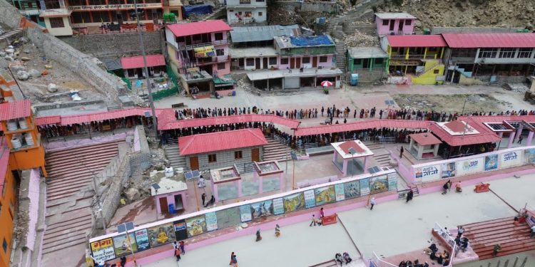 गंगोत्री-यमुनोत्री में श्रद्धालुओं का सैलाब: 1 लाख से अधिक कर चुके दर्शन