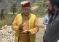 मोटर मार्ग के निर्माण में अनियमितता पर भड़के विधायक दुर्गेश्वर लाल। घटिया सामग्री हटाने के दिए निर्देश