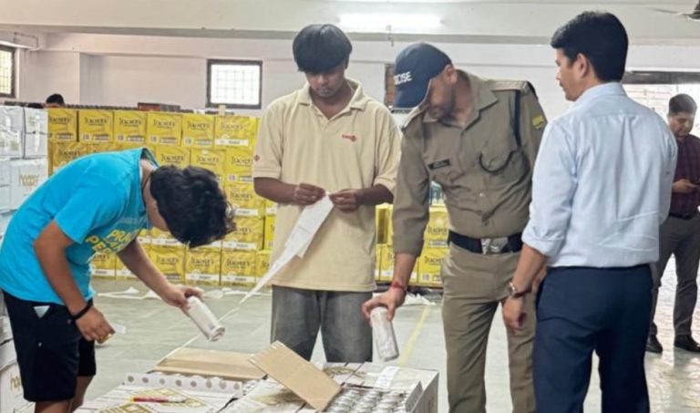 एक्शन : दून में आबकारी विभाग की ओवरसीज बॉन्ड में छापेमारी..