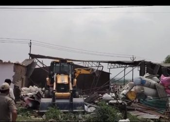 बेखौफ भूमाफिया : सेलाकुई में सरकारी भूमि पर फैक्ट्री खड़ी कर लिया जीएसटी पंजीकरण। बुलडोजर चला
