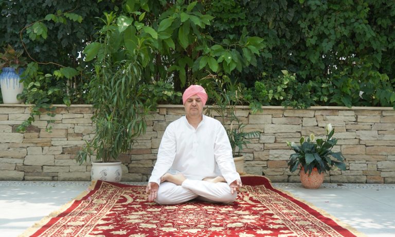 अंतर्राष्ट्रीय योग दिवस पर श्रीमहंत देवेंद्र दास जी महाराज ने दी शुभकामनाएं। श्री गुरु राम राय विश्वविद्यालय देश-विदेश में जगा रहा योग की अलख