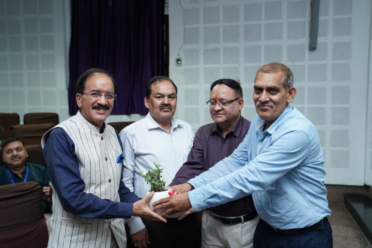 एसजीआरआर पब्लिक स्कूलों के प्रधानाचार्यों का वार्षिक अधिवेशन संपन्न। शैक्षणिक नेतृत्व व नई तकनीकियों पर हुआ मंथन..