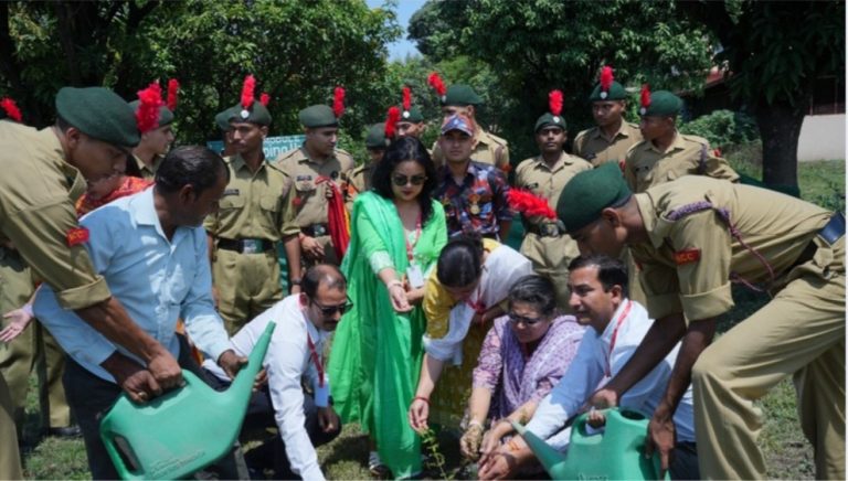 श्री गुरु राम राय विश्वविद्यालय में विश्व पर्यावरण दिवस पर पौधरोपण व जागरूकता कार्यक्रम आयोजित