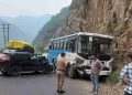 हादसा: रोडवेज बस और कार में जोरदार टक्कर। कई घायल..