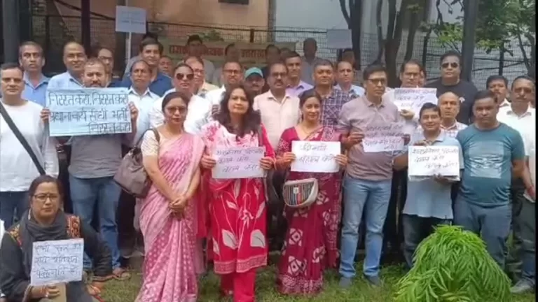 Uttarakhand News: टीचर्स डे पर राजकीय शिक्षक संघ ने मौन जुलूस निकाल सरकार पर लगाया हठधर्मिता का आरोप