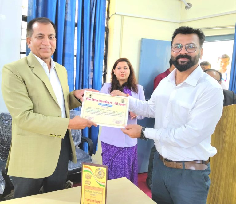 Uttarakhand News:  शिक्षा में उत्कृष्ट योगदान के लिए द मार्शल पब्लिक स्कूल के प्रबंधक जालेश सबरवाल सम्मानित