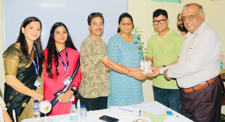 सीआईएमएस कॉलेज में निःशुल्क स्वास्थ्य शिविर, 200 से अधिक लोगों ने उठाया लाभ